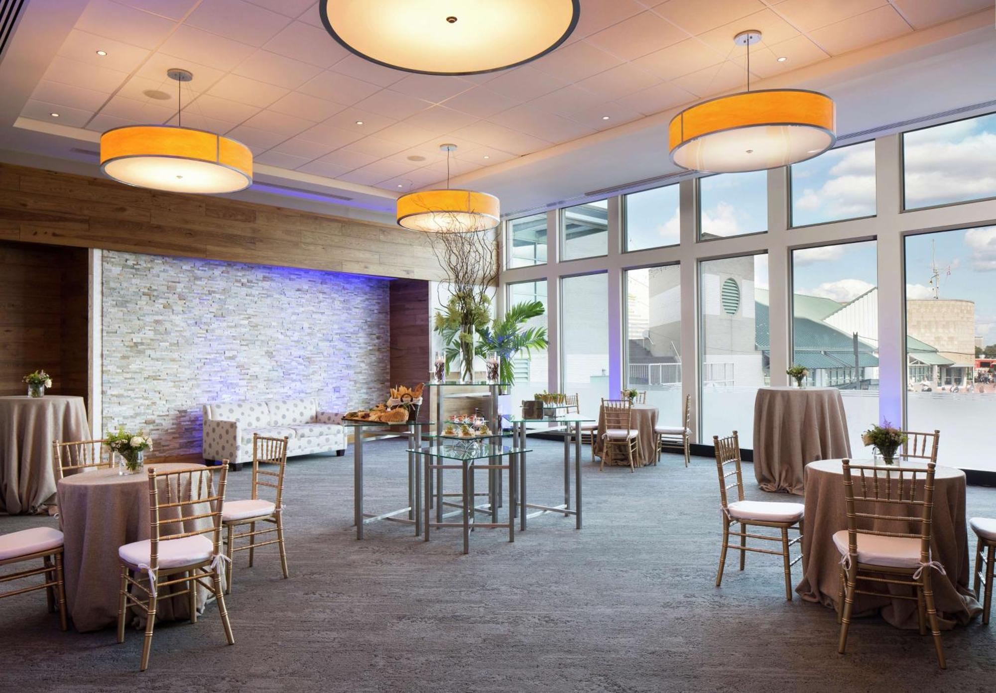 Hilton Philadelphia At Penn'S Landing Hotel Bagian luar foto