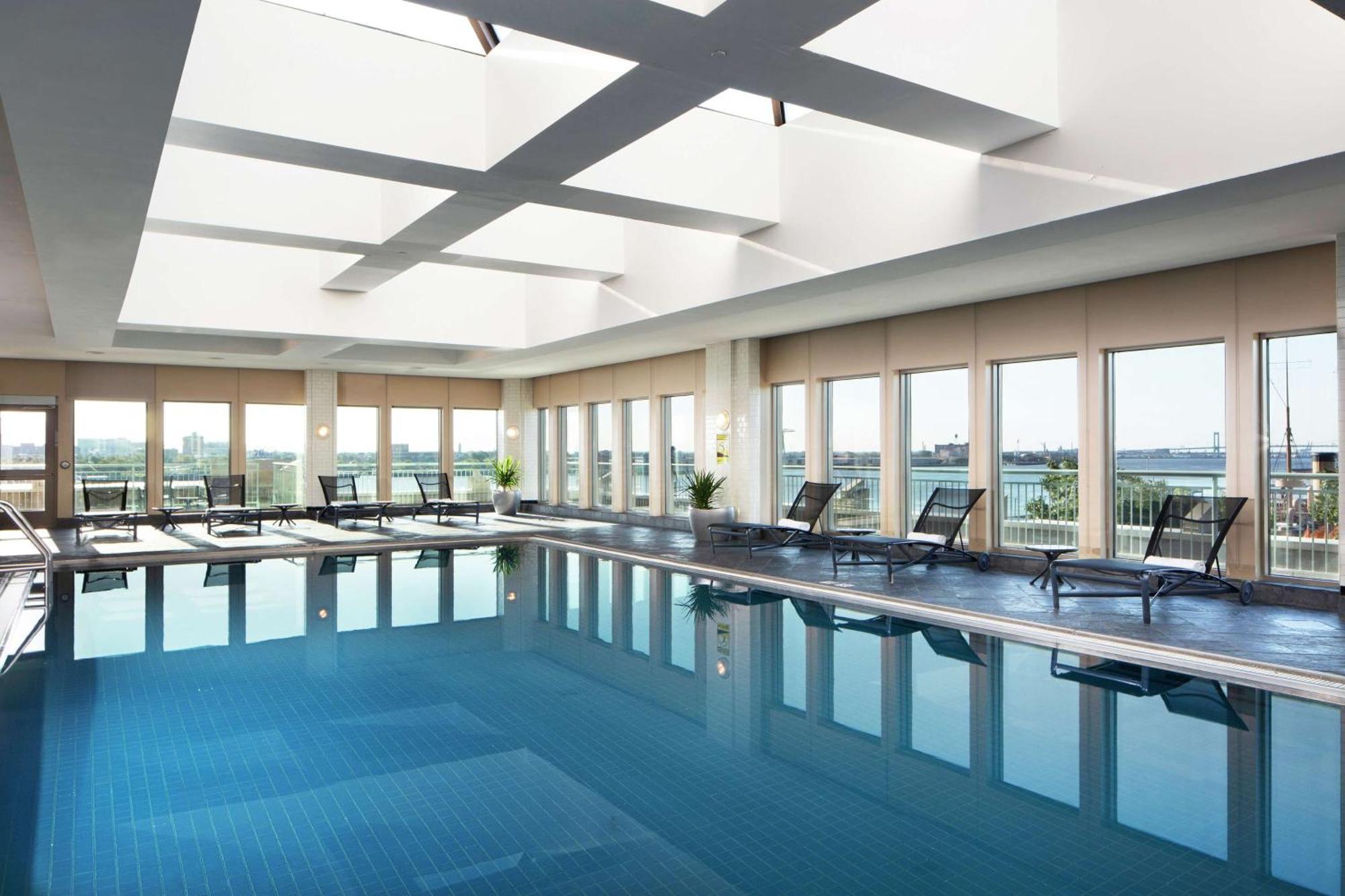 Hilton Philadelphia At Penn'S Landing Hotel Bagian luar foto