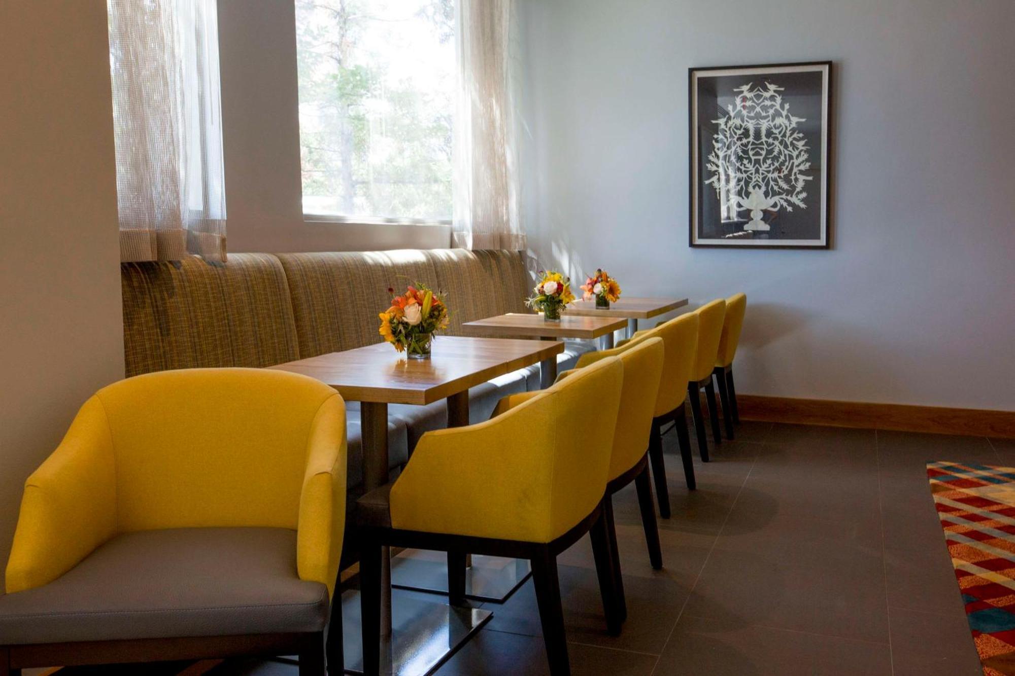 Hilton Philadelphia At Penn'S Landing Hotel Bagian luar foto